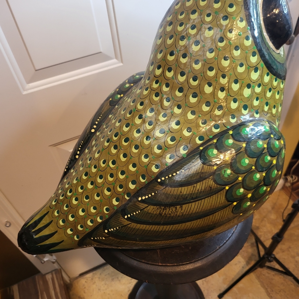 Extra Large Vintage Paper Mache Hand Painted Parrot 22" - Picture 7 of 14